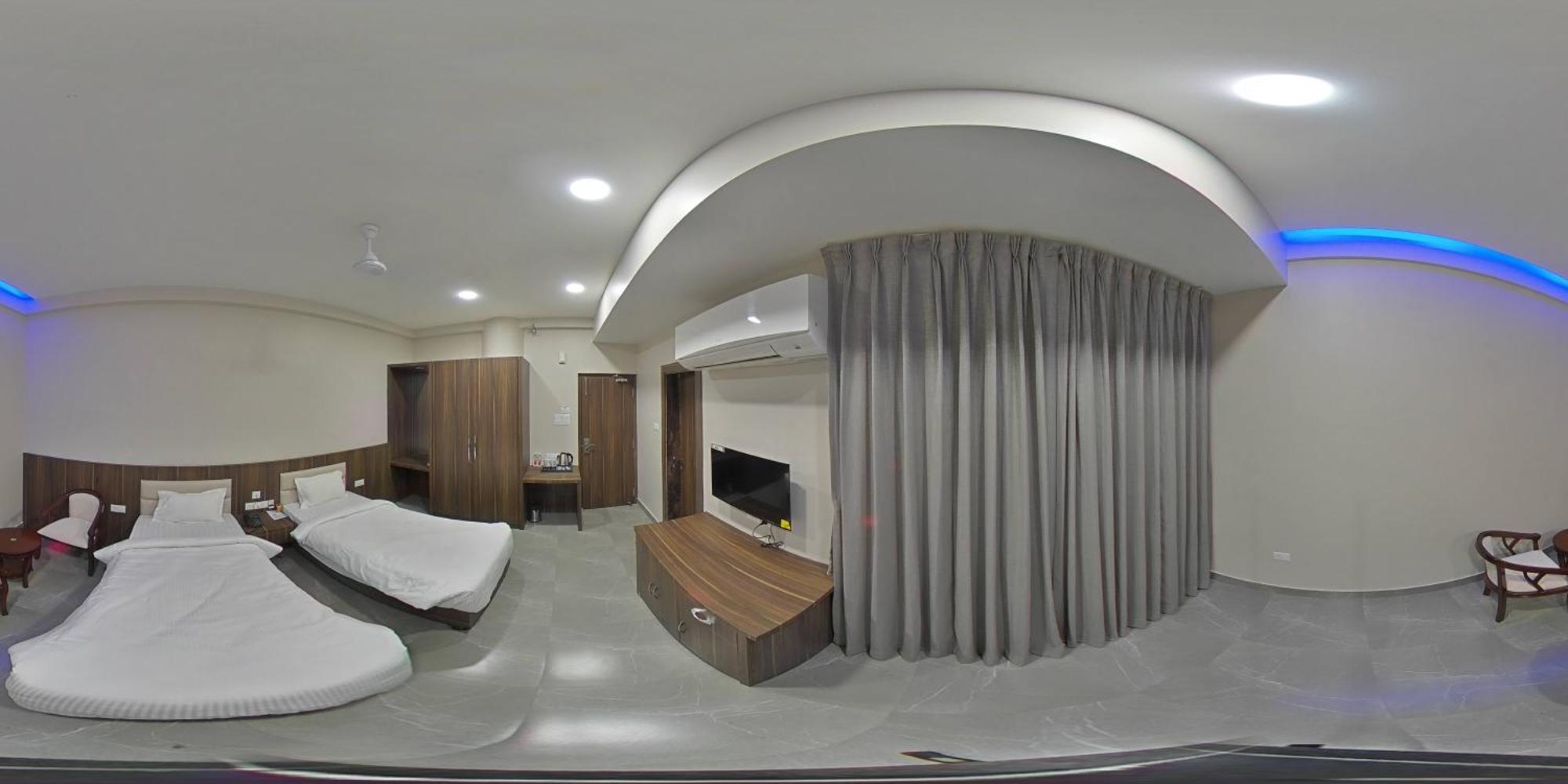 Tathastu Hotels & Banquet Hall Pipra Dewās Zewnętrze zdjęcie